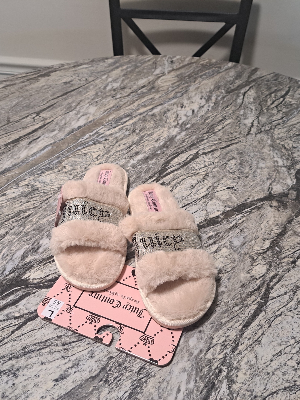 Juicy Couture
Gravity 2 Pink
Embellished Slippers
.
. . . . . ....
.
Slippers is - Picture 4 of 14